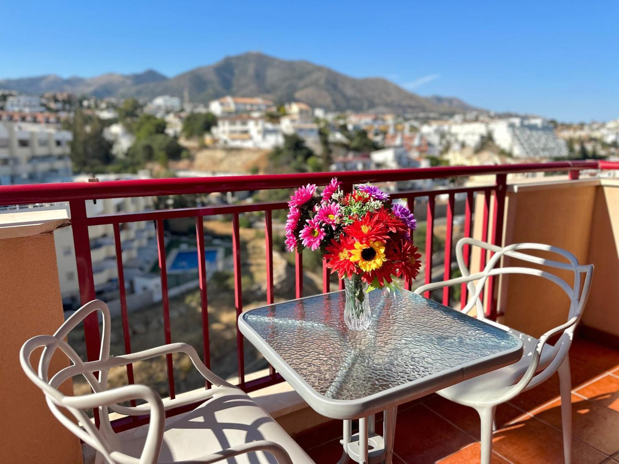 Studio In Costa Del Sol, Sea, Sunshine & Views فوينخيرولا المظهر الخارجي الصورة